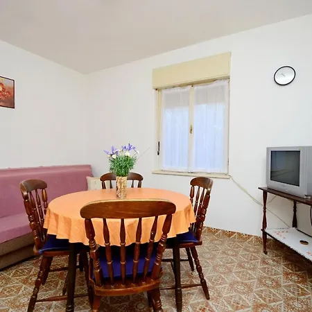 Apartman Mirela Póla