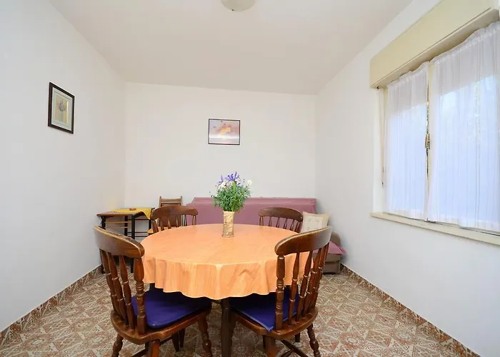 Mirela Apartman